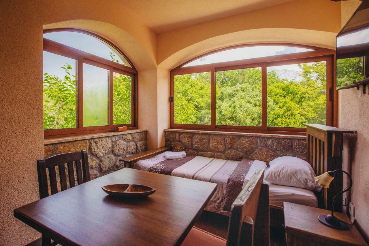 Apartmani I Sobe Dinko Starigrad Paklenica Esterno foto