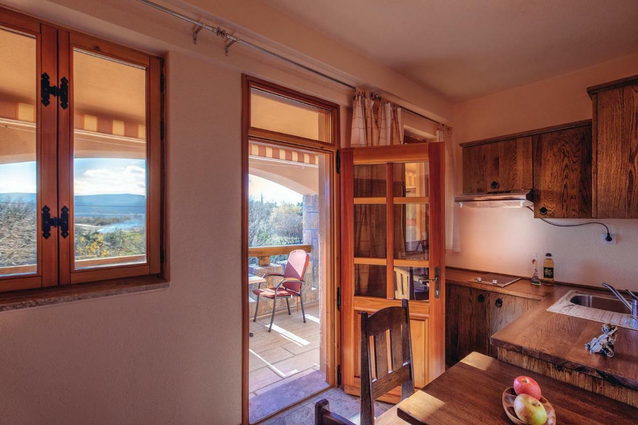Apartmani I Sobe Dinko Starigrad Paklenica Esterno foto