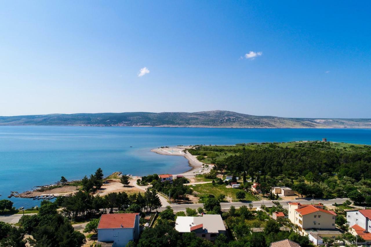 Apartmani I Sobe Dinko Starigrad Paklenica Esterno foto