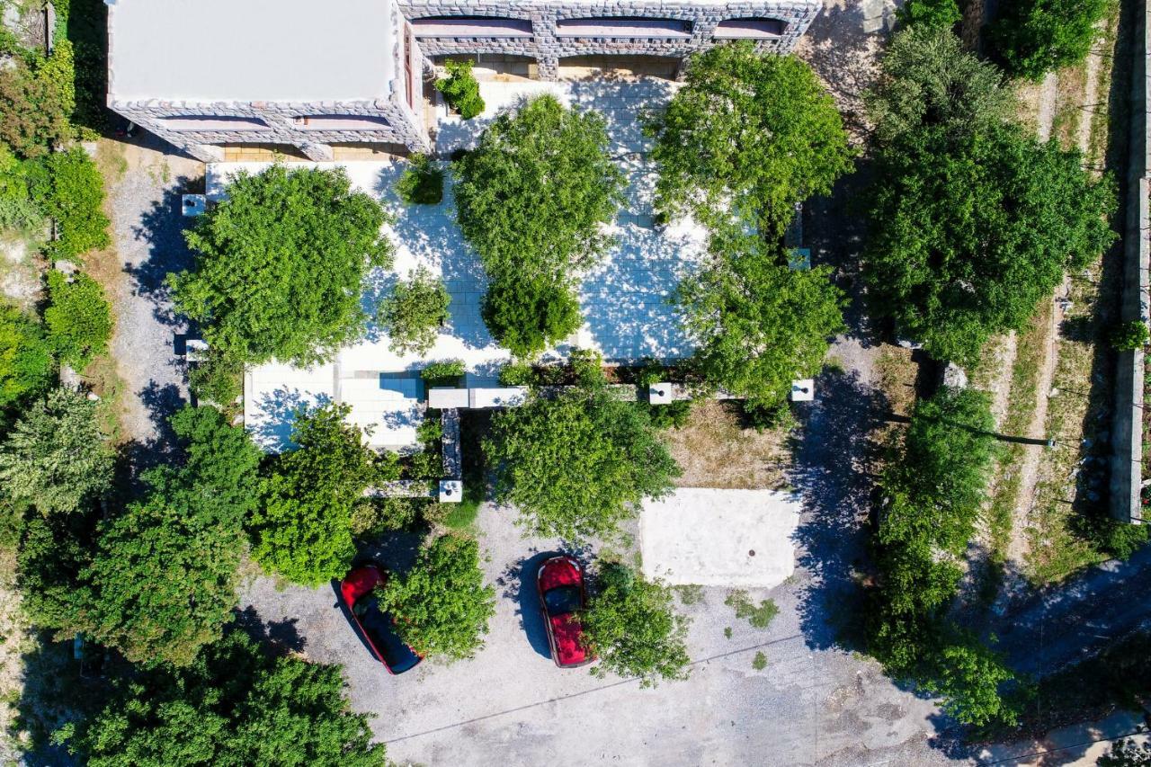 Apartmani I Sobe Dinko Starigrad Paklenica Esterno foto