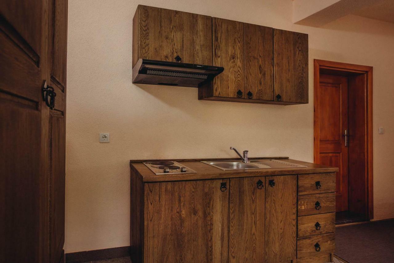 Apartmani I Sobe Dinko Starigrad Paklenica Esterno foto